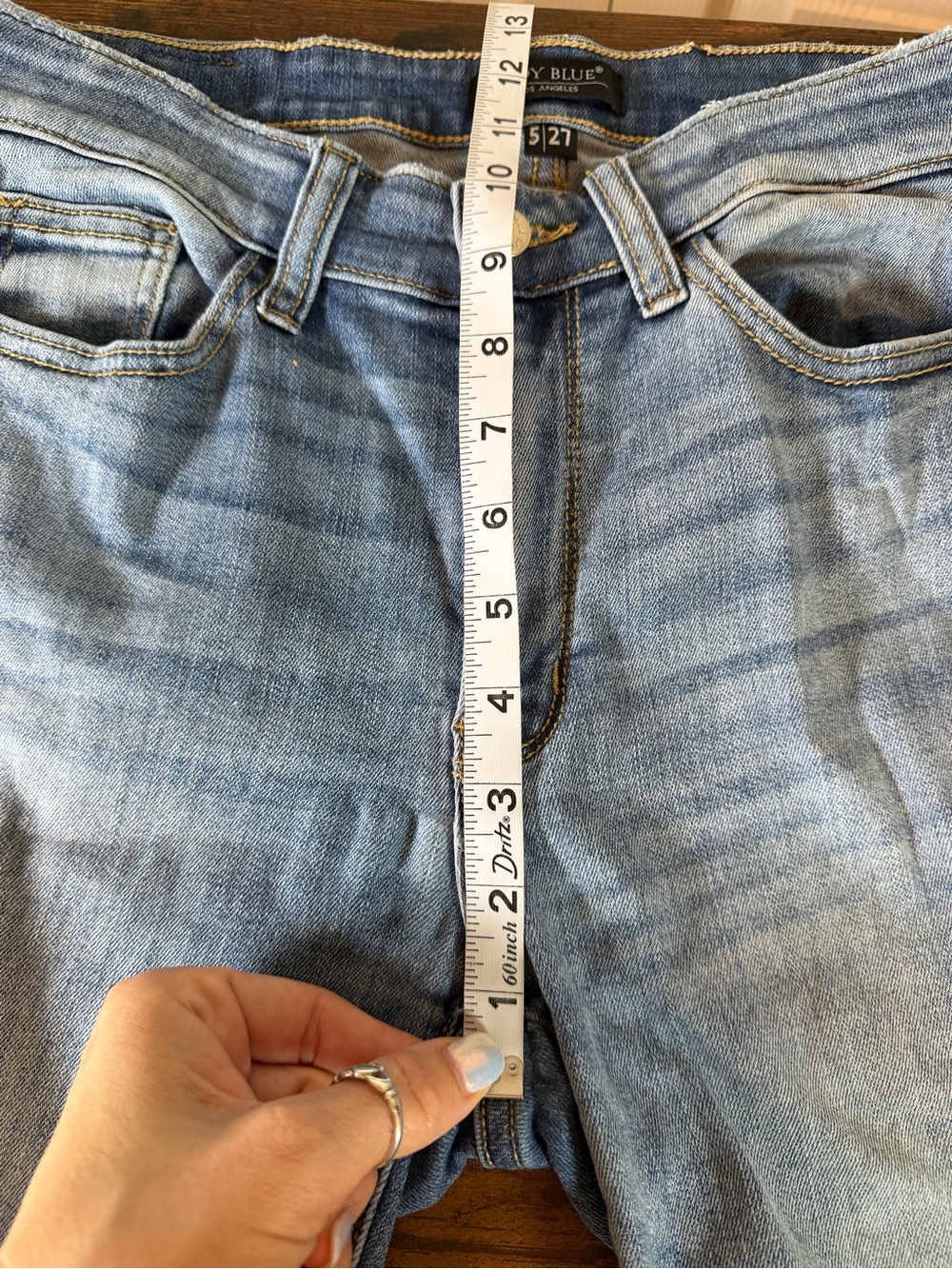 Judy Blue Women’s Size 5/27 Skinny Fit Capri Jeans Distressed Raw Hem Light Wash - Picture 9 of 16
